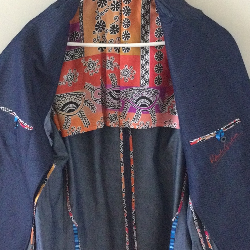 Like New Robert Graham sports coat - Picture 5 of 7